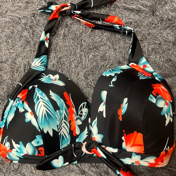 Black Floral Swimsuit Top! - Picture 2 of 15